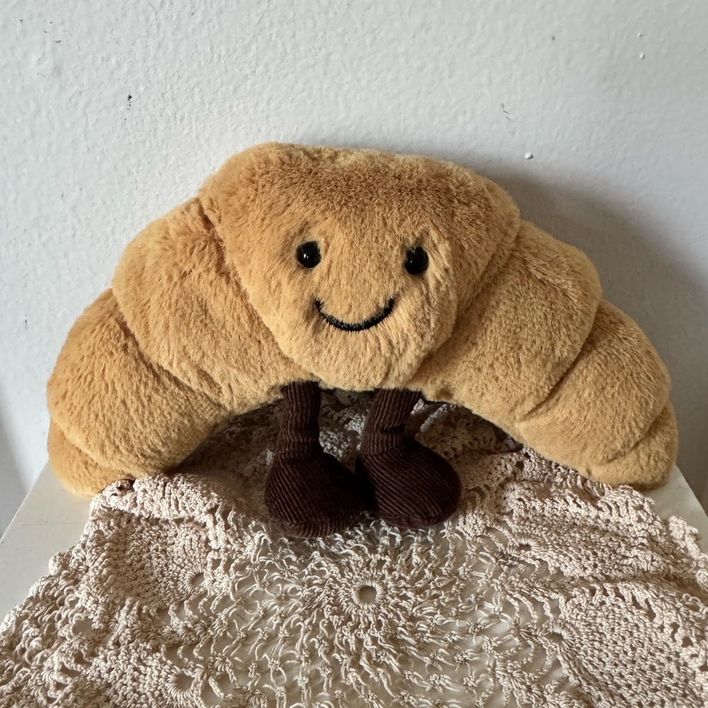 Amusable Jellycat Tan Croissant 🥐 plushy